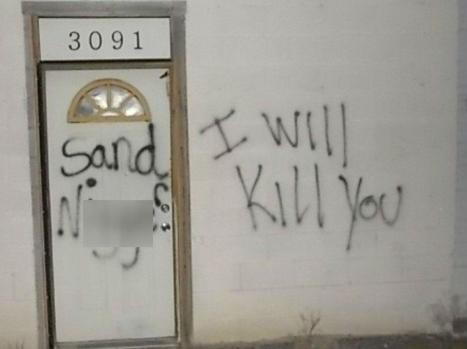 IndyUSA's tweet photo. This is what someone wrote on a Muslim businessman's workshop
https://t.co/htcTn0VmNU https://t.co/MKLsiUkI6d