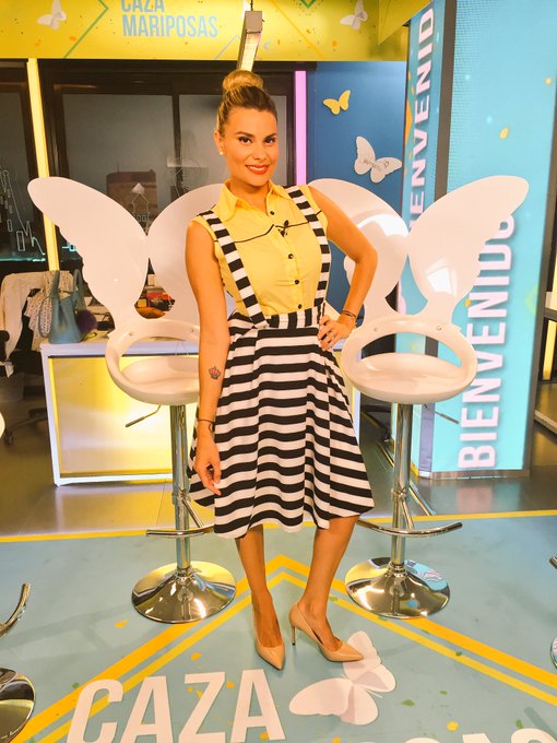En 5 minutos estamos en @cazamariposastv!!!!!!! ❤️❤️❤️❤️❤️ Hoy look by @SomosPresumidas 😊😊😊😊 https://t<a class="tags" target="_blank" title="On Twitter" href="/?out=eyJ0eXAiOiJKV1QiLCJhbGciOiJIUzUxMiJ9.eyJpYXQiOjE3MjMwMjgxODksImlzcyI6InR3cG9ybnN0YXJzLmNvbSIsIm5iZiI6MTcyMzAyODE4OSwiZXhwIjoxNzU0NTY0MTg5LCJyZWRpcmVjdF91cmwiOiJodHRwczovL3R3aXR0ZXIuY29tL2NhemFtYXJpcG9zYXN0diJ9.mo17dnhPoQ05vFTxFlncSyXFlF9UxlL8uXWLR4jWAwzCmB00VTvnk8d60hf3H8oGDxhlqqs0OOvGdY3K8lXUvQ">@cazamariposastv</a>