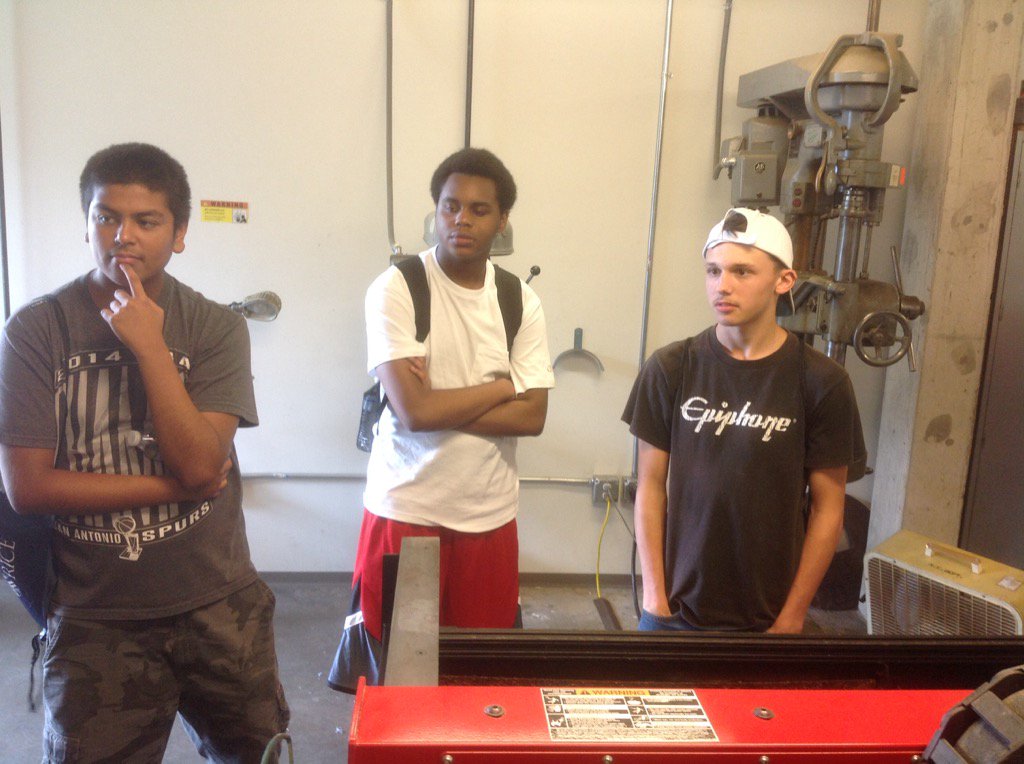 JeamesSailor's tweet photo. @RatherPrize @EMHScounselors #EMHSPanthers learning engineering projects with #OEDK at Rice Univ tour. #PawsUp https://t.co/yciXqGOMtC