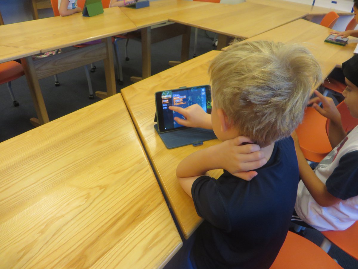 zatna_edu's tweet image. We&apos;ve been having so much fun #coding with #Tynker! @gotynker #ThisIsWhatAProgrammerLooksLike #csk8