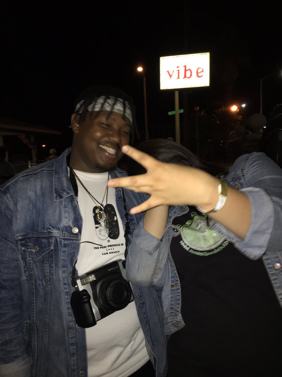 iamletim's tweet photo. These two are so dope/cute. They were even matching jackets lol #PosiPrevails @CamGnarly x @groovyliz_ #GoovyGnarly https://t.co/fxM3nDPfyB