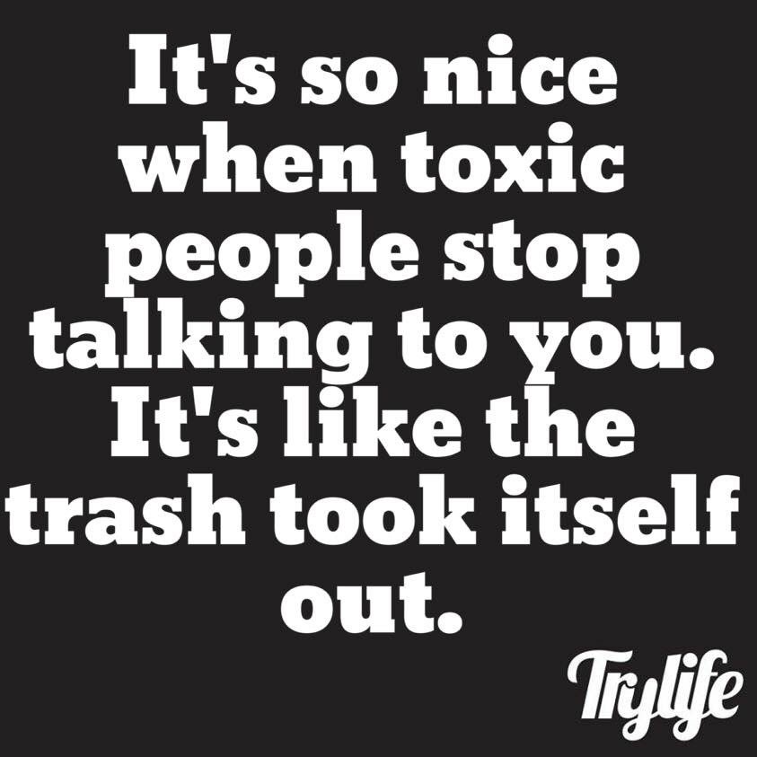 lucieloopylou's tweet image. 😂😜🎉👏🏻✌🏻️👋🏻👋🏻🖕🏻🖕🏻🤘🏻 #Happydays #good #riddance #trashbegone 🐮💩👹