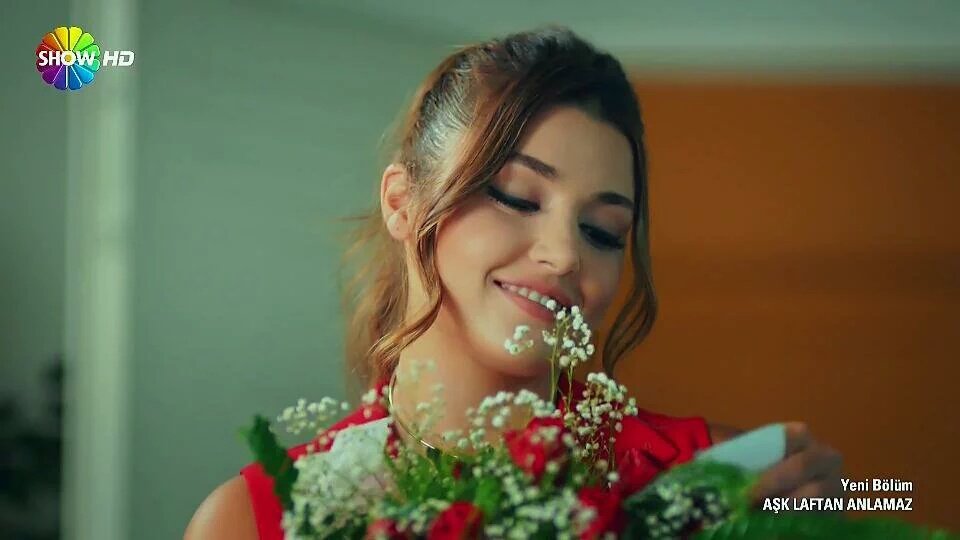 simurgevren's tweet photo. Şunu görünce tabiki aklıma Selin'in, Ali'den bi çiçek bile almadığı gelmedi hem neden gelsin ki? cxffghyfdu https://t.co/SbGdb8cFAl