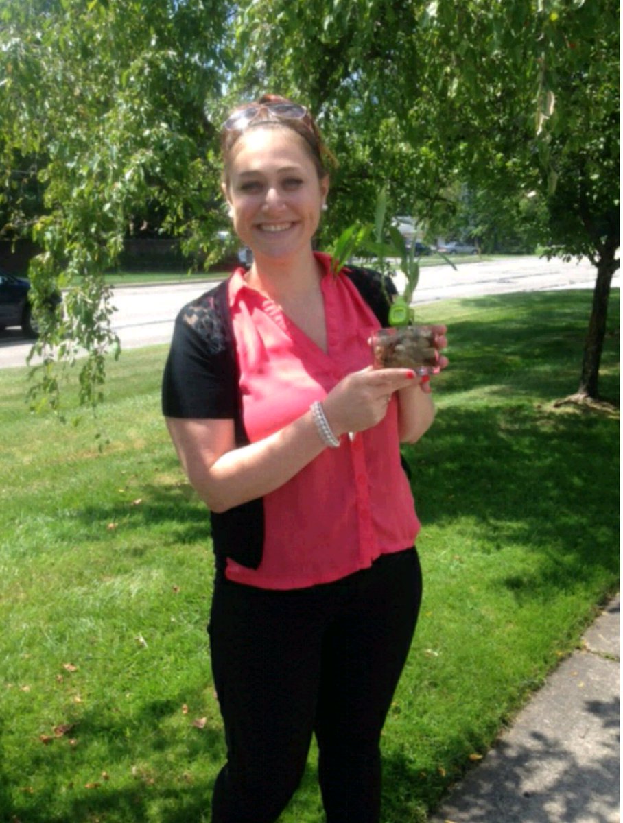 SRLowe86's tweet photo. Rachel's getting some fresh air with her friends Zippy and Bamboo! @CCCUTED #CCCUGetGreen https://t.co/stlAB9lMaS