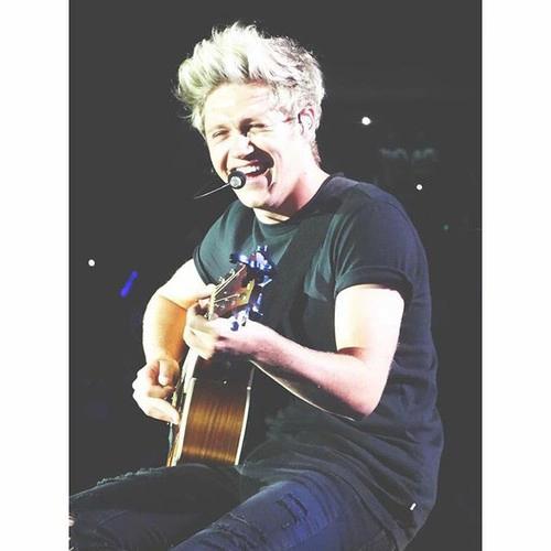 he makes the world a little bit better with his smile 💕
#NiallsOurAngel