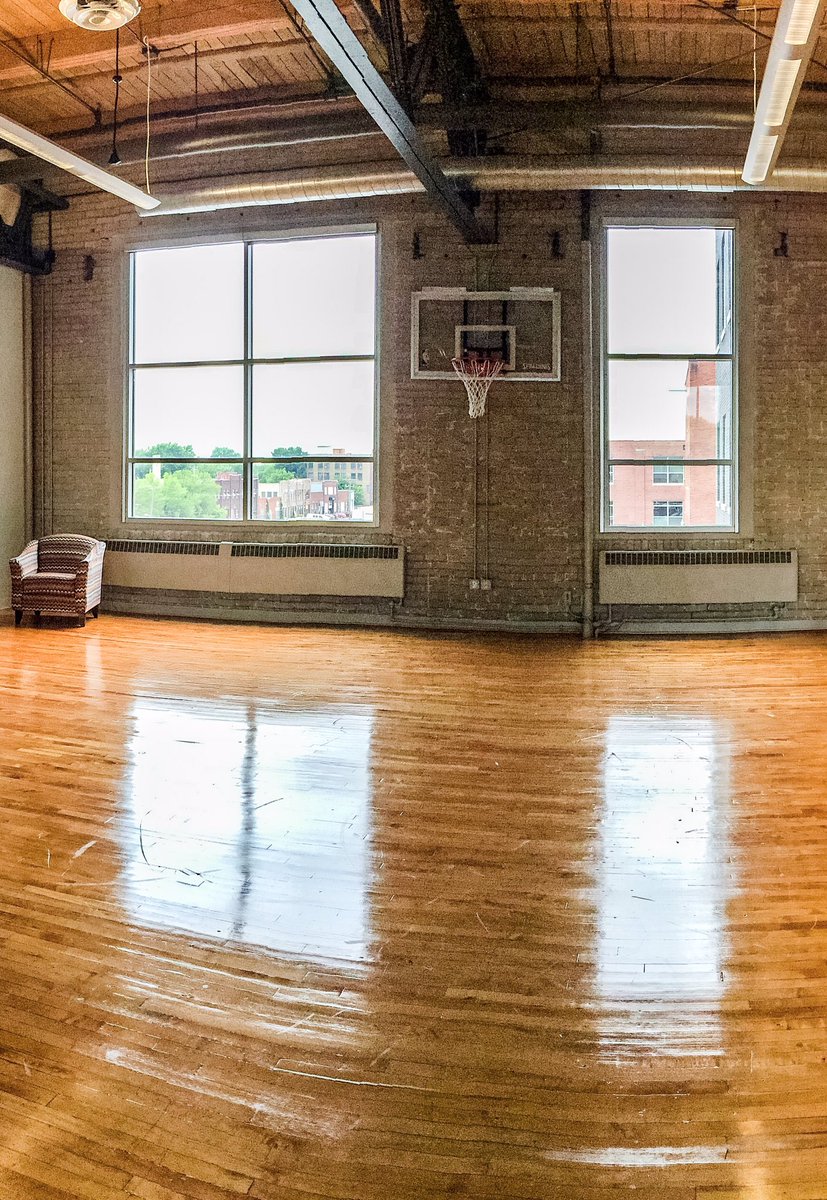 MacStartups's tweet image. Special thanks to Teke O&apos;Reilly  from @ThePitchUSA for giving an excellent tour of their new coworking space!