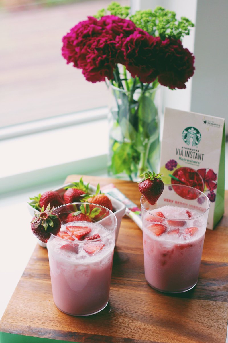 Starbucks's tweet photo. Coconut milk, #VIAInstant Very Berry Hibiscus, water, strawberries, ice.💗 #PinkDrink Recipe: https://t.co/edLEKfpeZs https://t.co/0jOD3ygHc3