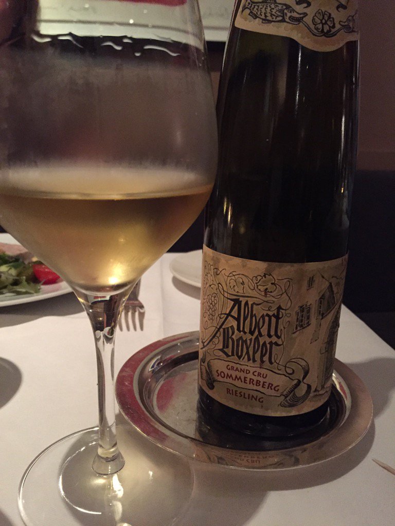 LoicParola's tweet photo. @boxler #riesling absolute stunning wine: tension, body, spices, ripe stone fruits and loonngg finish. #winnerwine https://t.co/yhqXDkwBaF