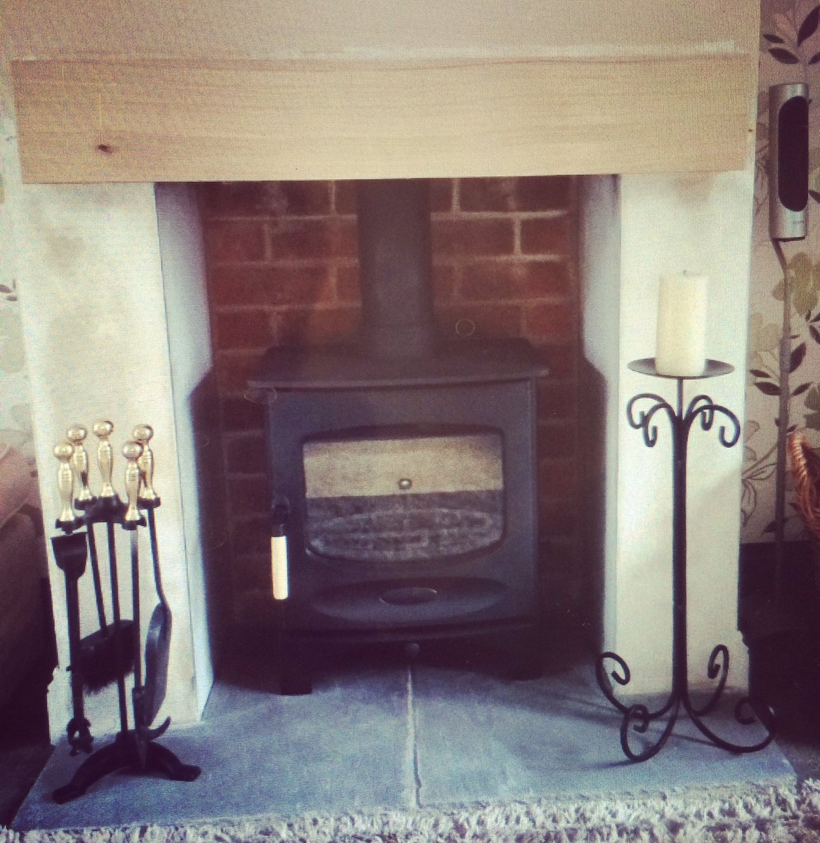 Another great install and another <a href="/CharnwoodStoves/">Charnwood</a> C5. Complete fireplace remodel. Looks fab 👌🏻