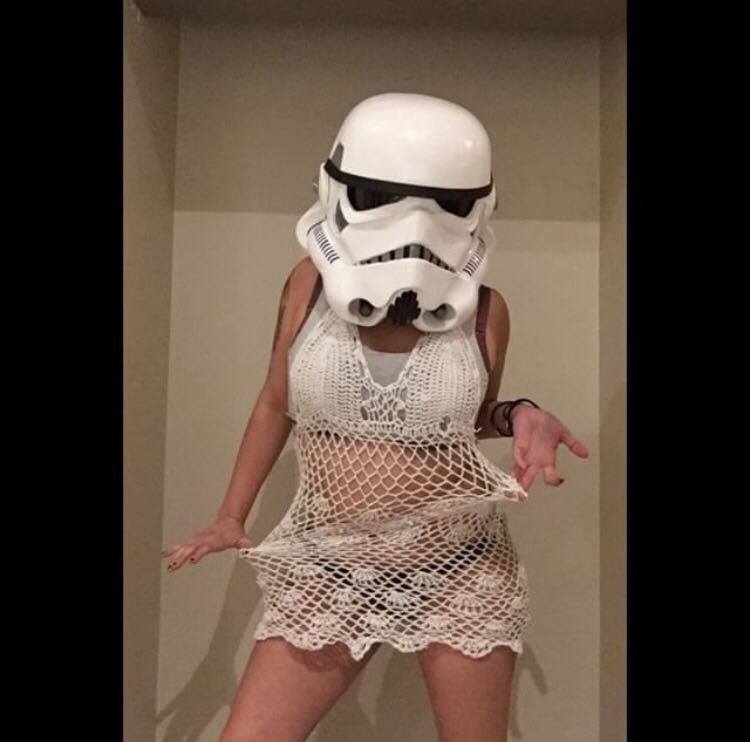 ForceGirls's tweet photo. @themightboushh is one Hell of a Sexy Trooper!💘📸
#StarWars #Nerdgasm #Dorkside #ForceGirls #OFG #Darkside https://t.co/vbc4YzIkqJ