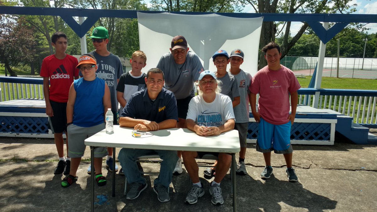 Anchorman (INSURANCE_CNN) Twitter