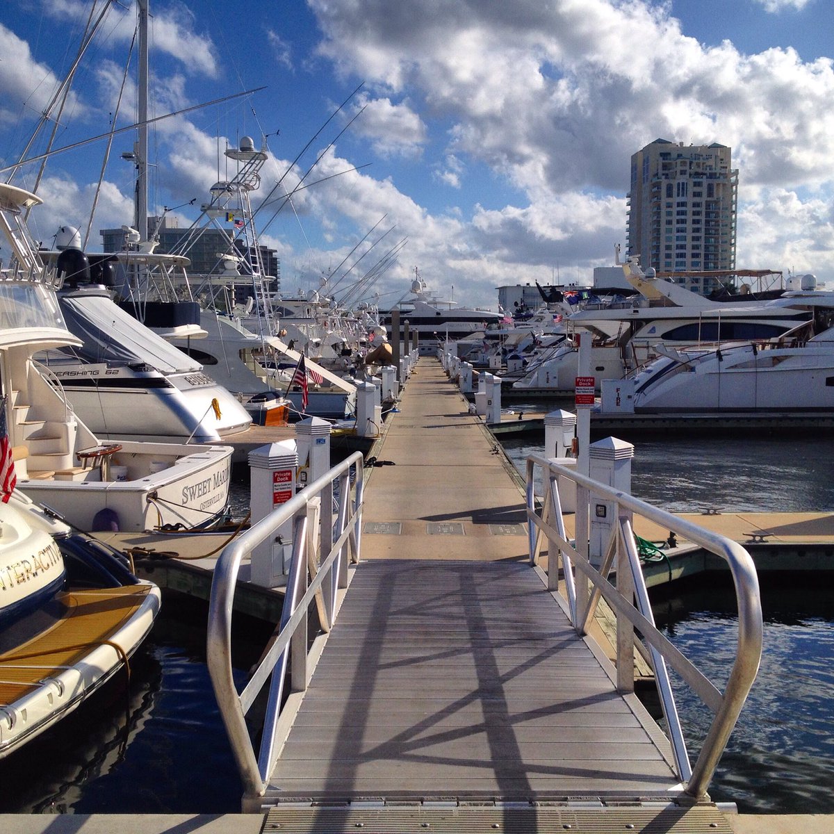 BoatingBoogaboo's tweet photo. Looking forward to attending #FLIBS2016 here at the Bahia Mar #Yachting Center 🌴
#FortLauderdale https://t.co/YlbedY1juY