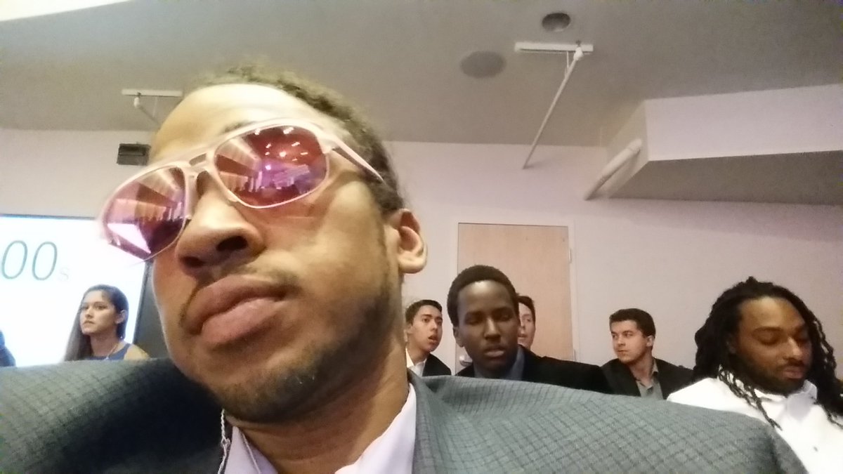 FREECAPS's tweet photo. #DU16 #pitchday @draper_u @txtmyfridge https://t.co/Ovxv5c7k6A