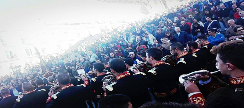 "Maestro Valero renueva su contrato con Jesús Nazareno" gentedepaz1940.blogspot.com/2016/07/maestr… #gentedepaz #feedly <a href="/NCSDONALDPRESS/">Ángel León/@NCSDONALDPRESS</a>