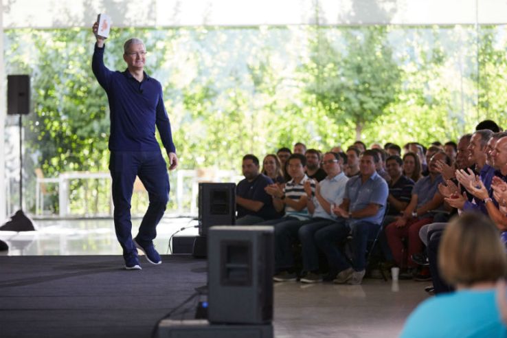 BainDaily's tweet photo. Apple sold its billionth iPhone last week - https://t.co/1o08ifANx1 https://t.co/7MKpJrdbO2