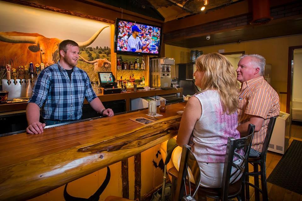 FajitaRanch's tweet photo. Belly up to the bar. The weekend is just a few days away... #plano #PlanoDining #planoeats #TexMex #dallas https://t.co/KyLAhVskZ9