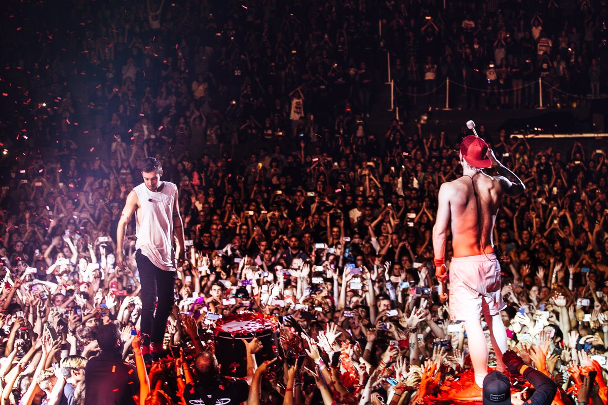 twentyonepilots's tweet photo. (7/22)secondBerkeley. #ERS2016 •• https://t.co/1k6DQRgmAJ