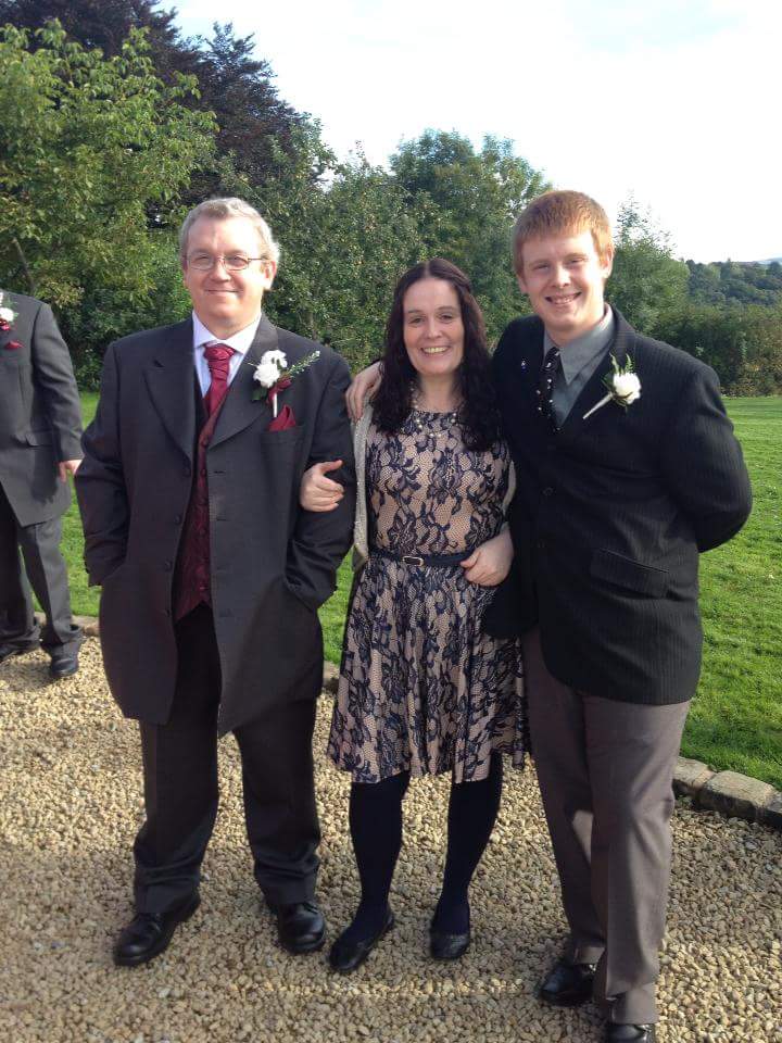 JamieDrury91's tweet photo. Family means it all to me especially at my cousins wedding #family #wedding #celebrate #suiteandtie https://t.co/VjLHl2zgw3