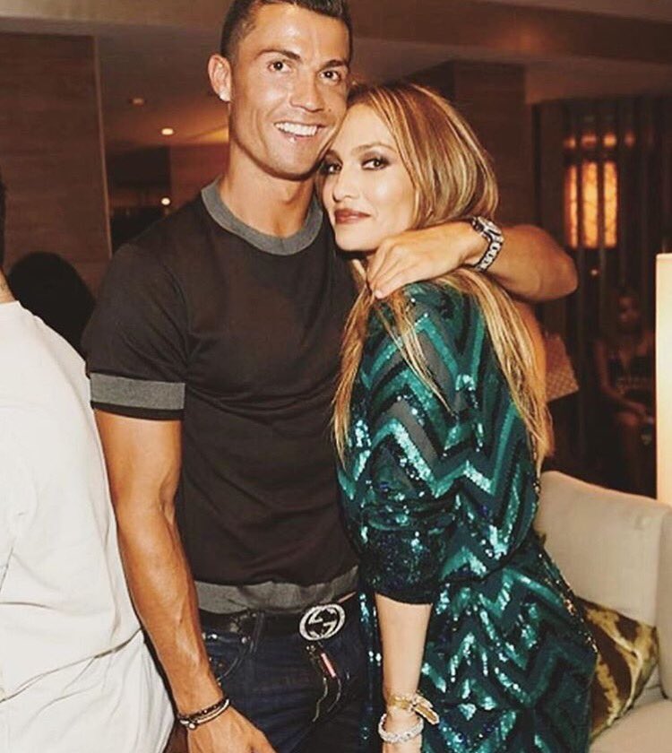 TheCristianoFan 🇵🇹 on Twitter: "Cristiano Ronaldo &amp; Jennifer Lopez.  https://t.co/kw9LCHqOQa" / Twitter