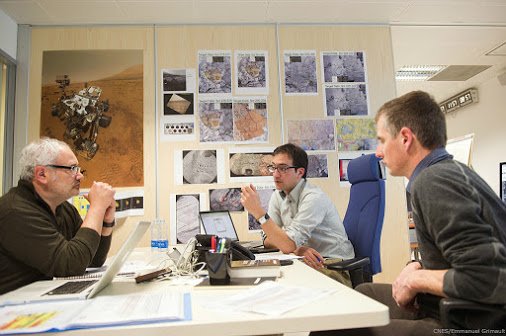 CNES's tweet photo. Notre responsable du #FIMOC vous raconte sa semaine passée à tirer au #laser sur Mars ➡ https://t.co/MGvXkSI55v https://t.co/H9yUsTQ4Ef
