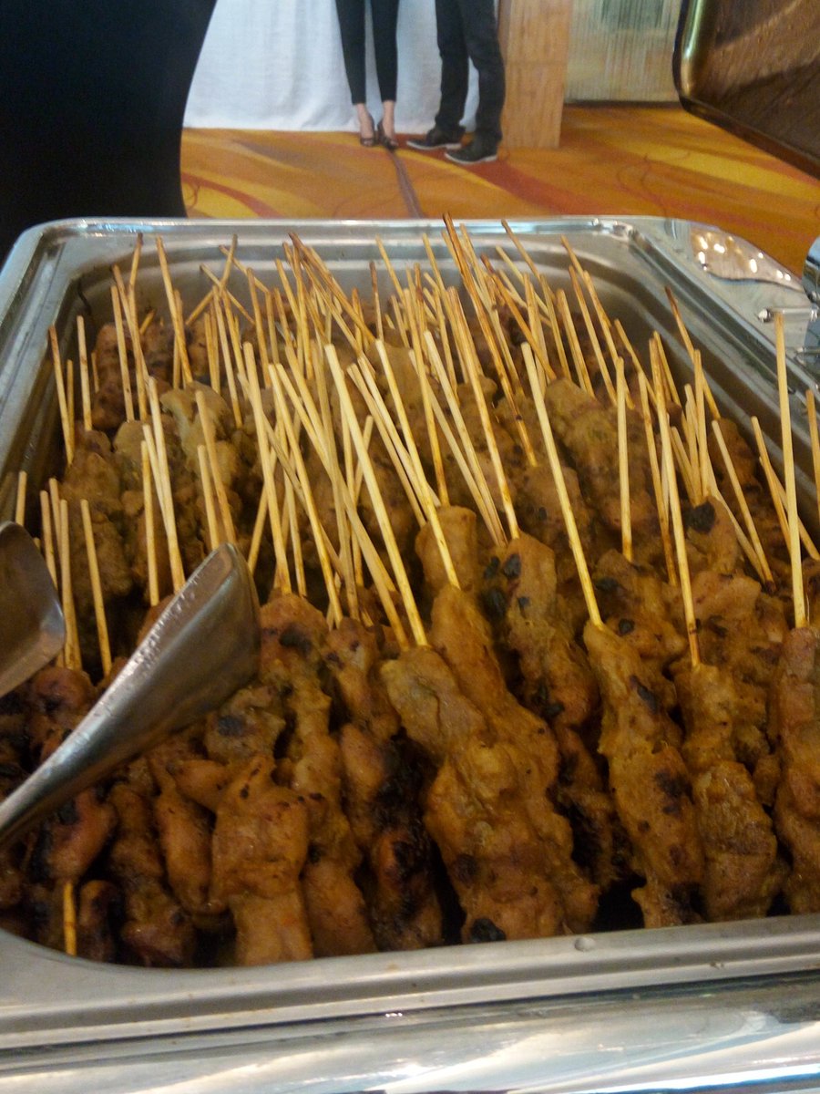 bima_marzuki's tweet photo. 10 things u need to do to make a great conference. 9. Non stop food. #AsiaTomorrow #DBSInsight https://t.co/o31ZAwmBPP