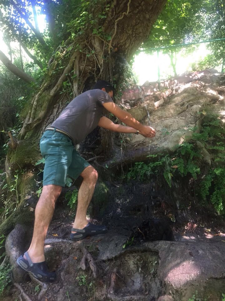 ...Kendinde kaybolan herkes iyi bilir..
Hiçbir şehir büyük değildir insanın içi kadar..