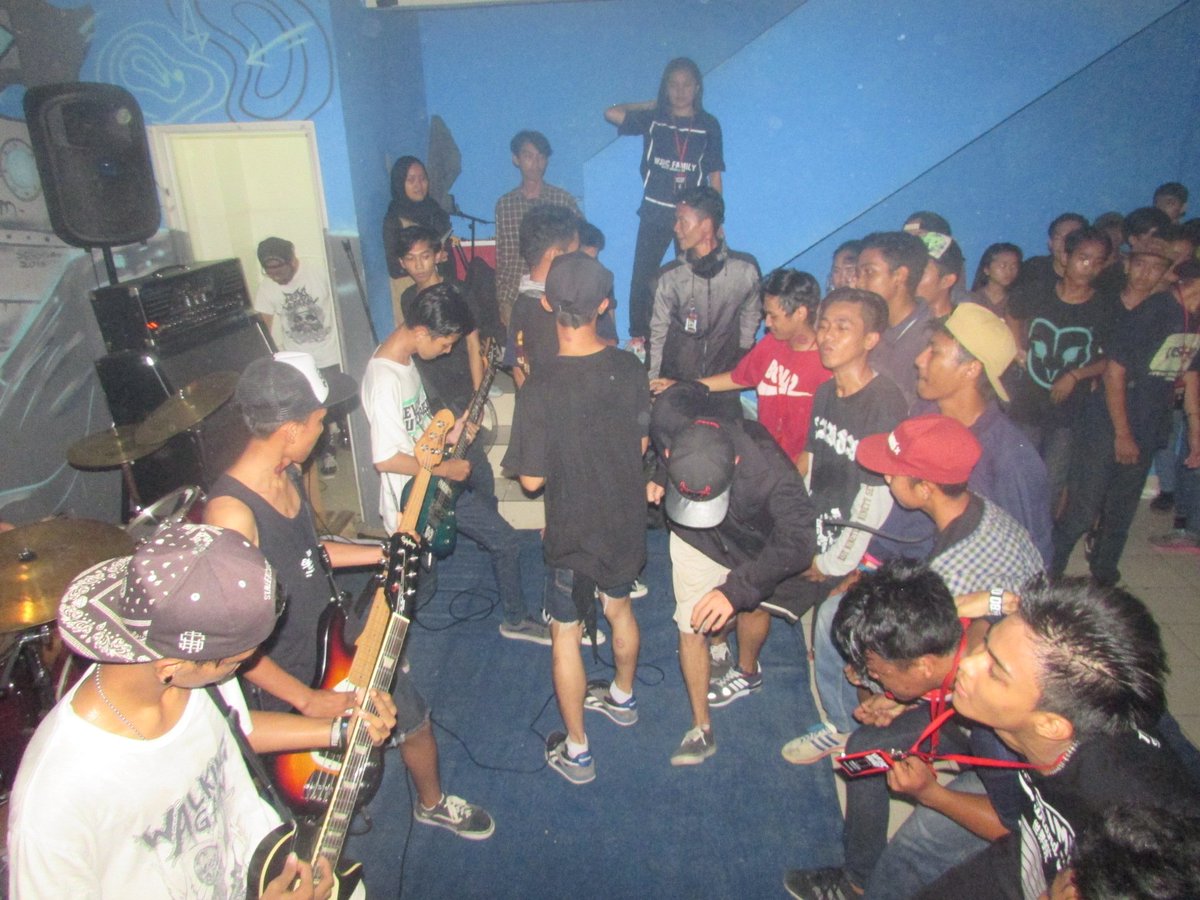 Digression_hc's tweet image. 