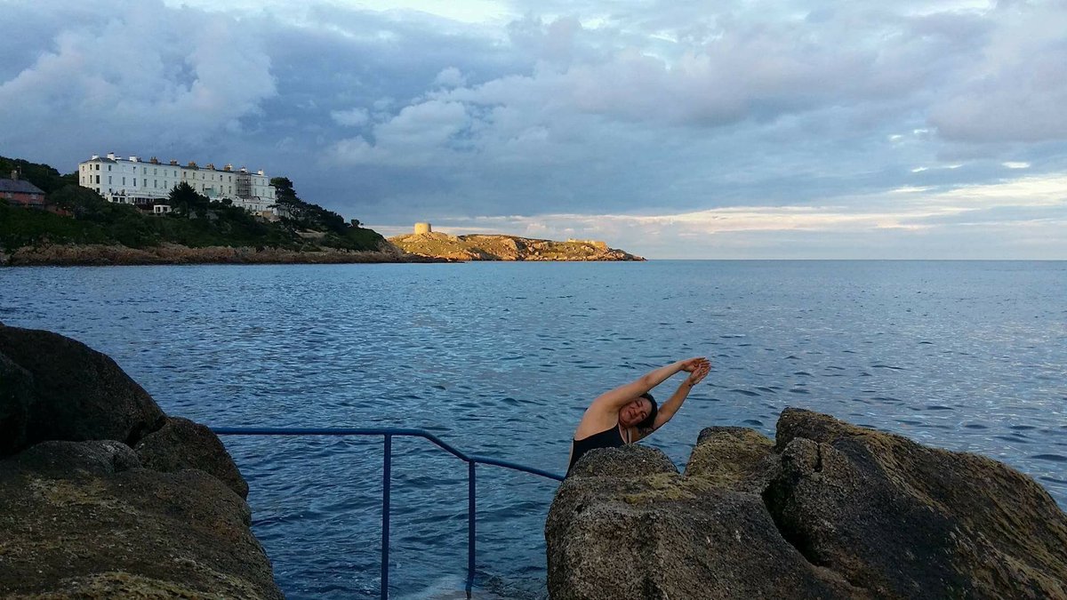 RAMathewsMckay's tweet photo. Sweetpea with my sweet-pea. Having a chat and watching the clouds roll by by the sea, post #VicoSwim #fulllive #sea https://t.co/YMh6W92fBJ