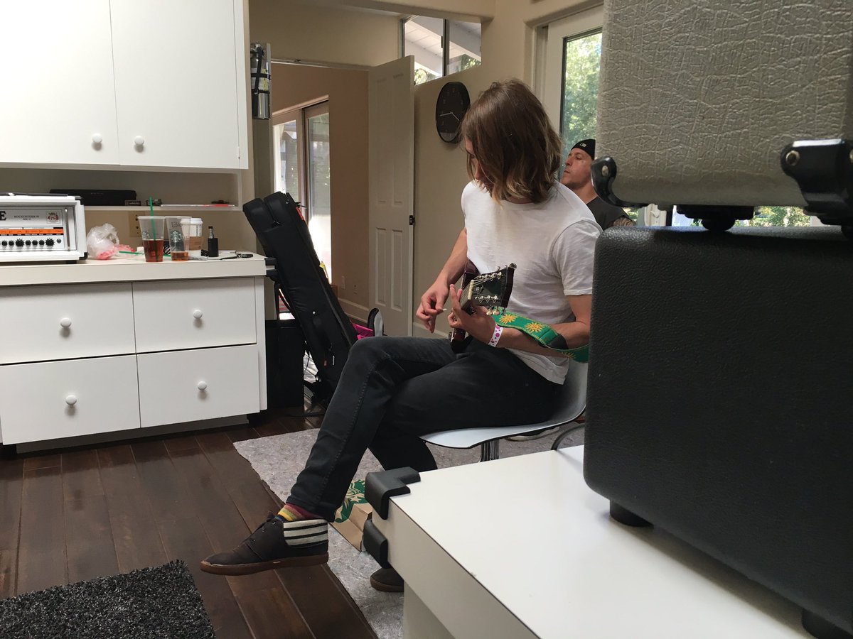 the_dose_band's tweet photo. 🎸 https://t.co/AlykpBtb4t