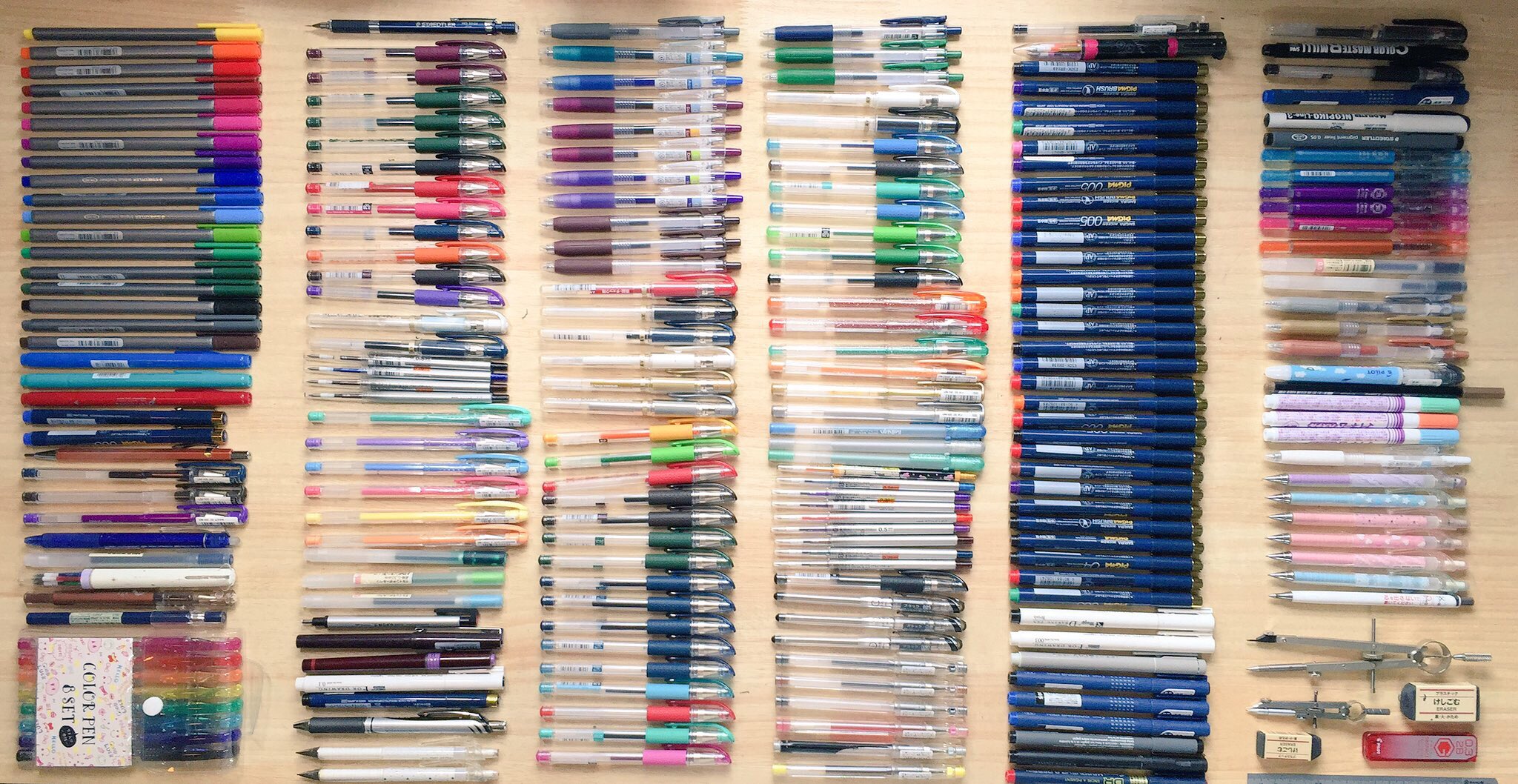 408 アナログ絵師さんが使ってる画材晒してくれる せっかく写真撮ったからタグにしてみた 紙はmuseのモダンクラフトか イラストボードを雑多に使ってます T Co Bsgz9zvpwy Twitter