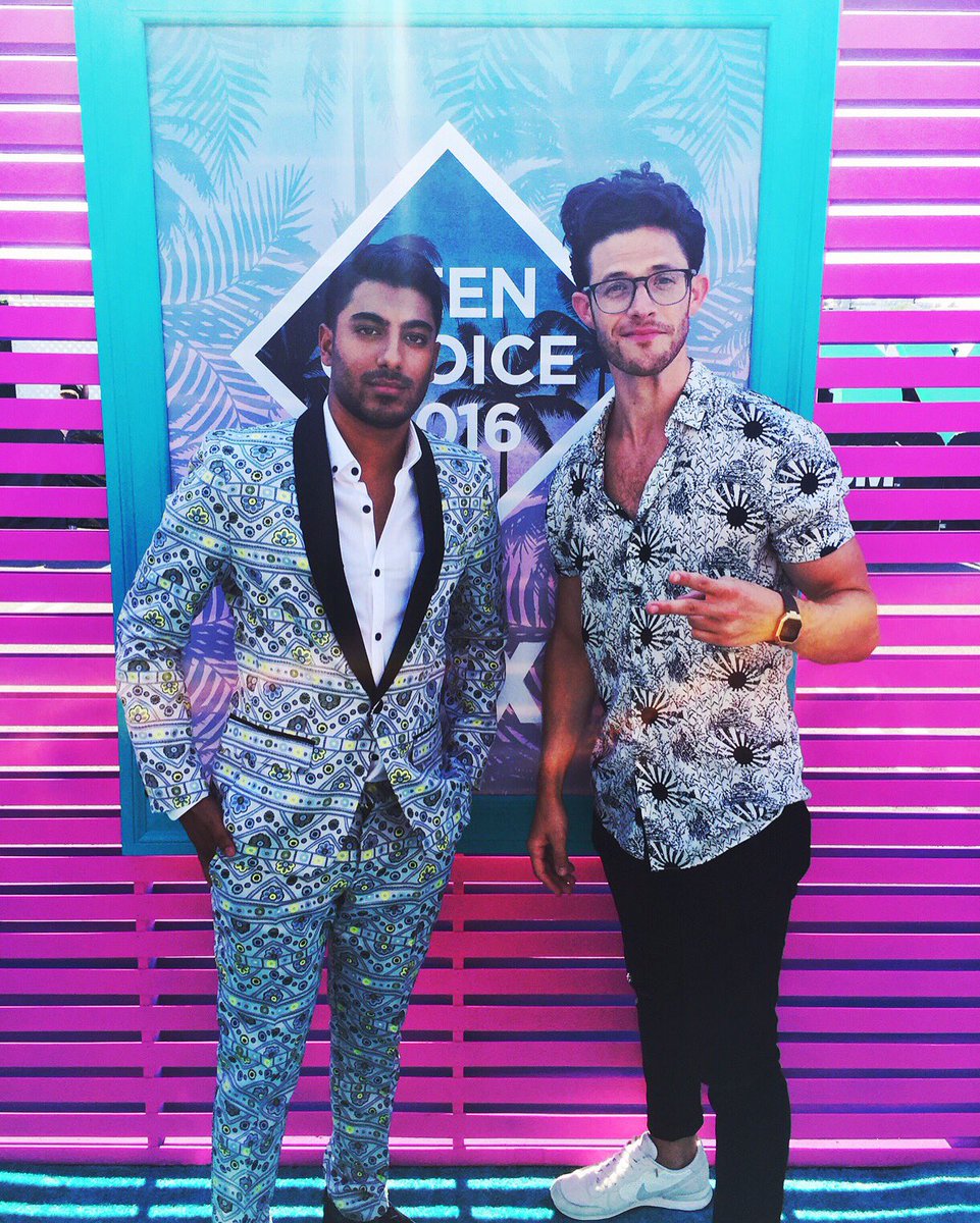 #TeenChoiceAwards look. Brought to you by <a href="/Adeel_K/">Adeel Khan</a> &amp; <a href="/MrTurk/">Mr Turk</a> #menofscience #menoffashion <a href="/StitchersTV/">Stitchers</a> <a href="/TeenChoiceFOX/">Teen Choice Awards</a>