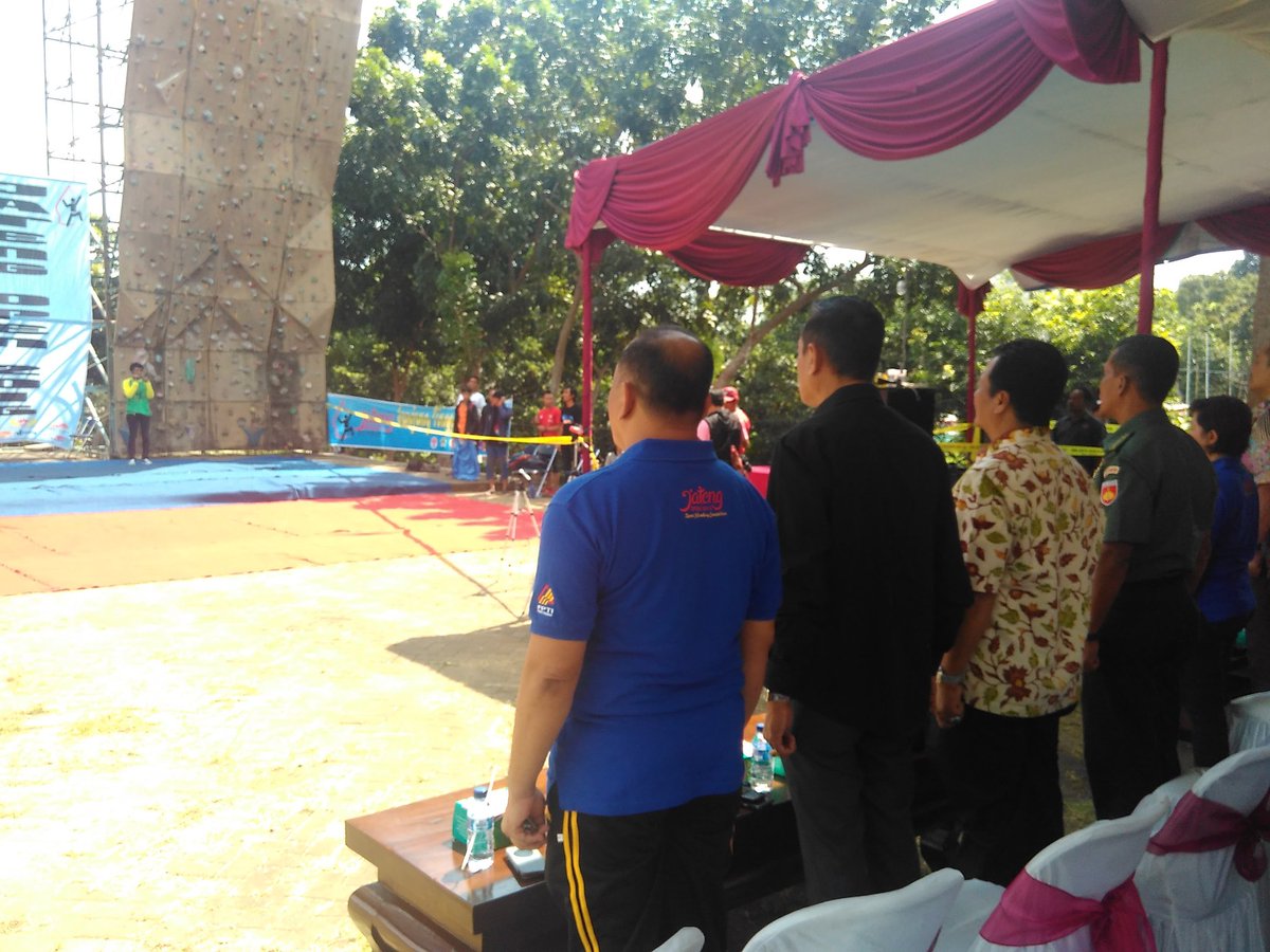 Ketum KONI Jateng di dampingi Waketum II mnghadiri pembukaan Jateng Open Sport Climbing Competition <a href="/jateng_climbing/">Sport Climbing</a>