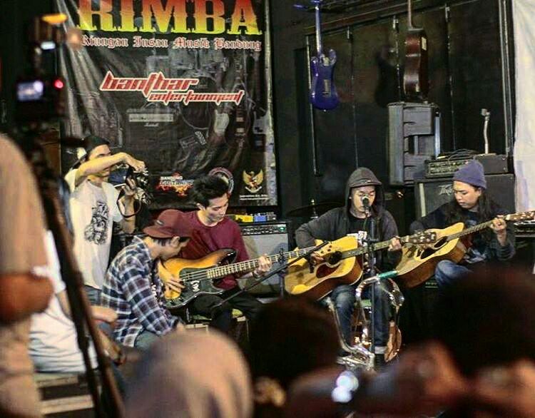 Last sunday at Rock n Roll Weekend by <a href="/outsidersBDG/">OUTSIDERS BANDUNG</a> . Gracias!!!