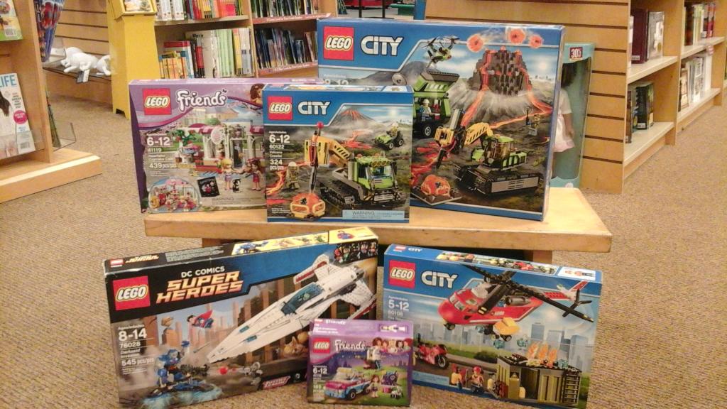 BNThousandOaks's tweet image. #volcanoexplorationbase #volcanocrawler #friendsheartlakecupcakecafe. Just some if the new Legos we've received.