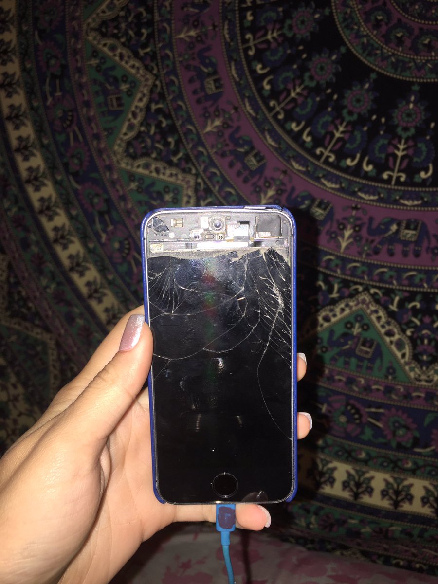 75125xariana's tweet photo. Finally got a new phone rip 5s #hello6s+ π https://t.co/mhM8RYMPM3