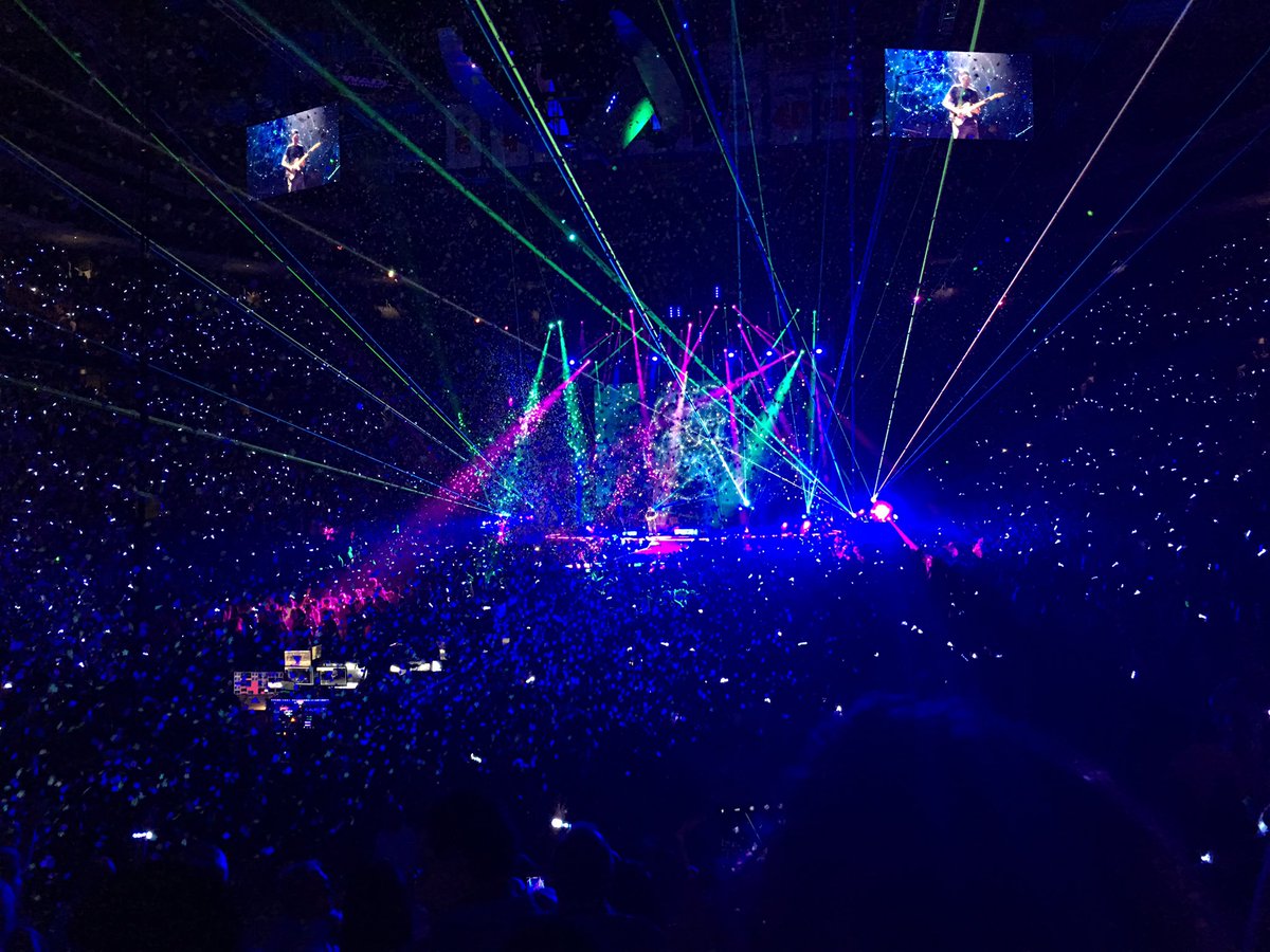 laobrien07's tweet photo. The best concert! Amazing performance. Light wristbands created the greatest experience!! #ColdplayDetroit https://t.co/25qwMykpXH