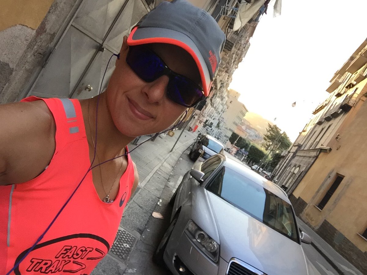 merissafb1's tweet photo. @FastTraxRunSki early morning run in Salerno, Italy! Glad I'm wearing my Fast Trax singlet - it's hot! #runsalerno https://t.co/I8U8NH3xEE