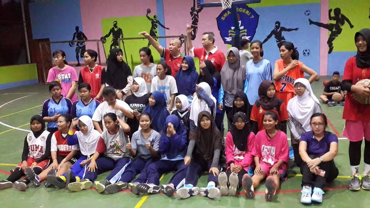 putrian31's tweet photo. Basket Purworejo 
2 Agustus 2016 https://t.co/blSN1YKm1O