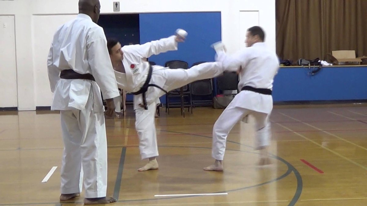 mariapiazubieta's tweet photo. Mi esposo peleando!! #shotokan #segundodan #florida #Japan Karate Association Master Camp 2016 (Summer) 😘 https://t.co/ABjyCE9EjZ