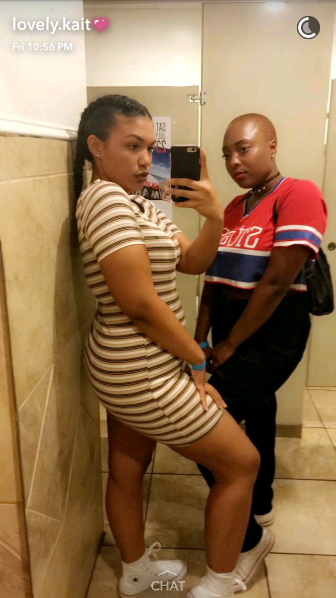 lizzynextdoor's tweet photo. happy g'day to my whole mf heart, I love you babe💗 we're about to have so much fun starting now. est12'🌎 @kaitcurlz https://t.co/JyouTb1whC