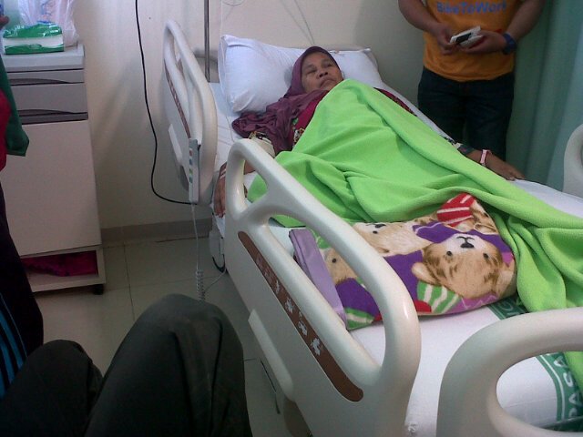 Iiusiempem's tweet photo. :( cepet sembuh GrandMama :* https://t.co/GGzllFW5gD