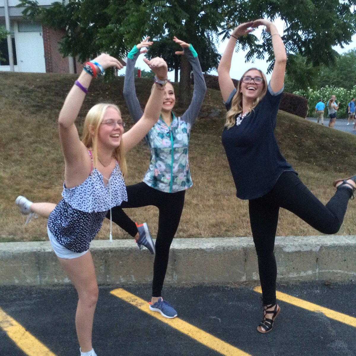 maddiev123's tweet photo. Me and my cousins were told to do a "dance" picture. This was the result before we fell lmao https://t.co/qMrAYN0vnD
