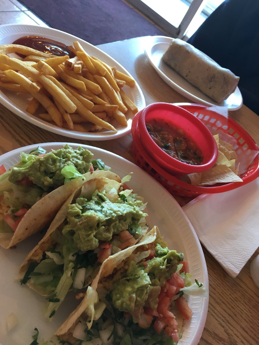 balanbooksCA's tweet photo. #CaliforniaDreamin #Nom #Avocado https://t.co/fbuZeAhQqP