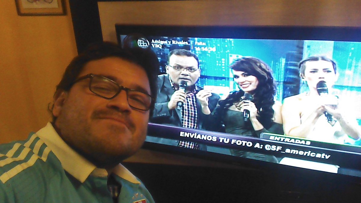 flosarjoGOLPERU's tweet photo. @SF_americatv ahora si nos vamos al estadio!! https://t.co/f3PL102RcZ