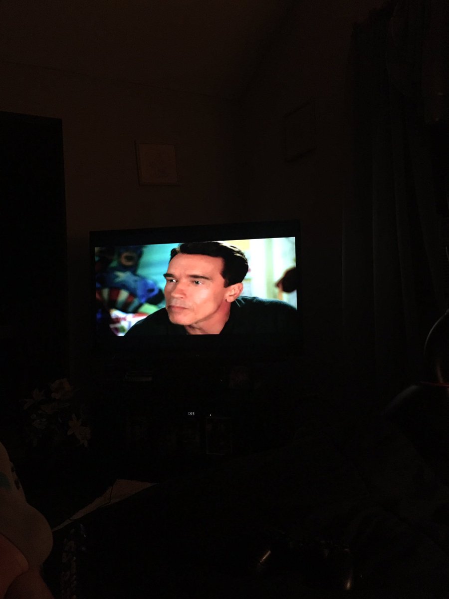 jonnychotkowski's tweet photo. If Jingle All The Way isn't your favorite summer movie ever then just go fuck yourself https://t.co/B4Fl1V5rSY