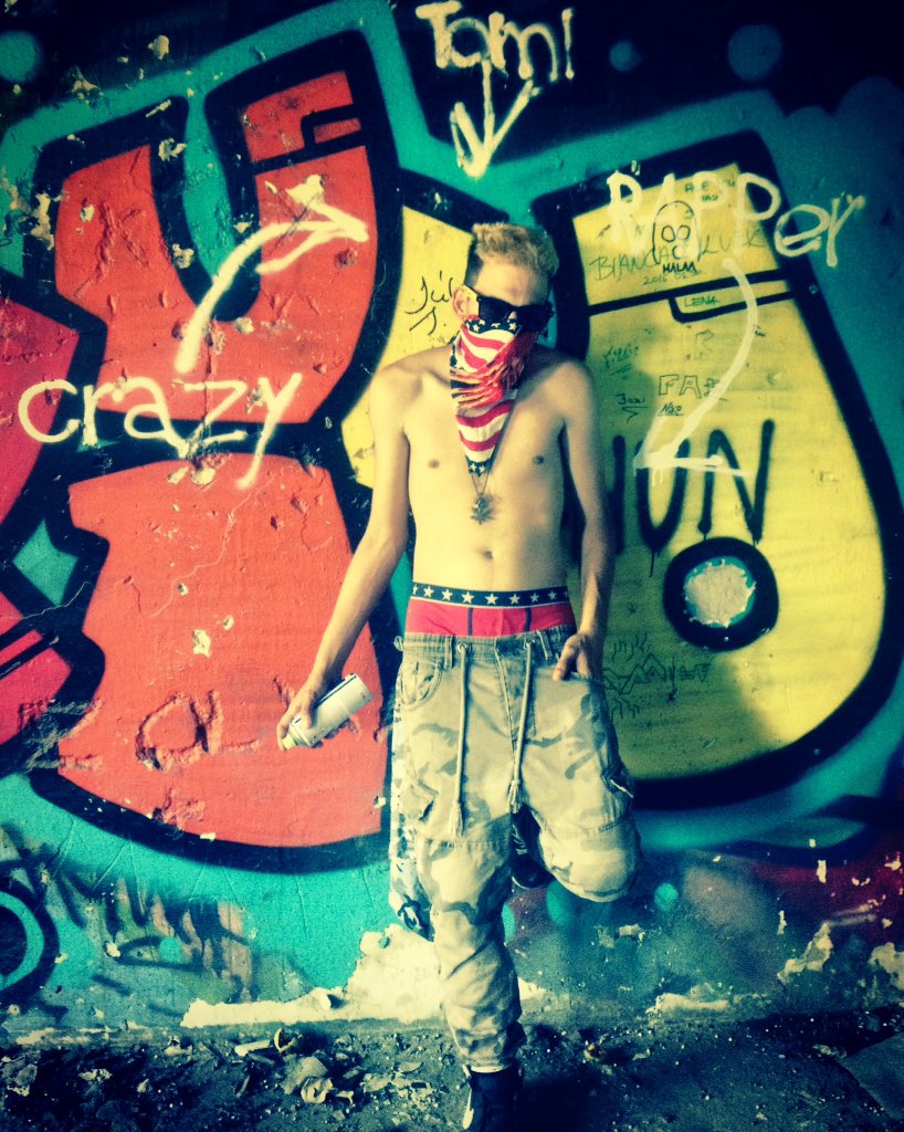 THetyei's tweet photo. #graffiti #crazy https://t.co/3r3oBIrdiW