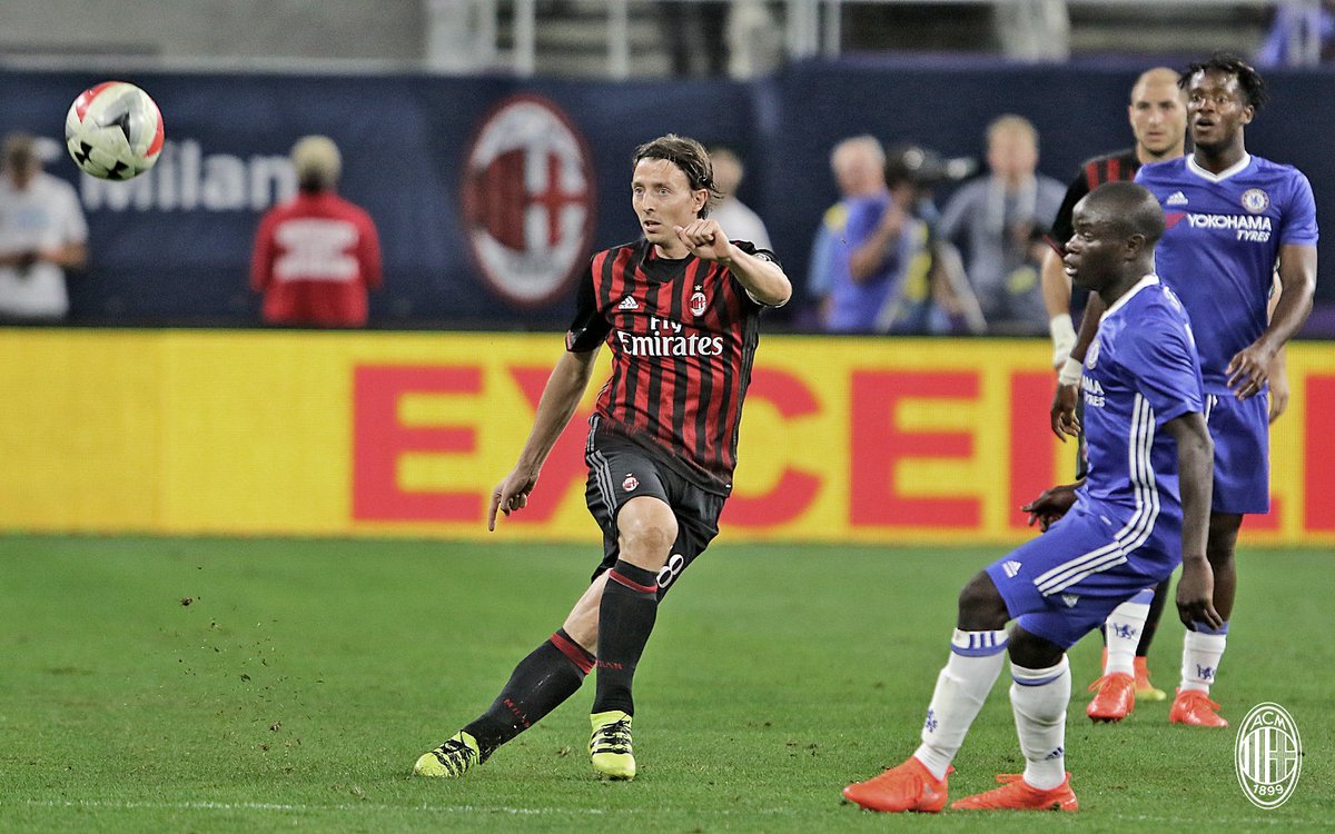 acmilan's tweet photo. See the full gallery of #ACMCFC on https://t.co/rJ1cjq8S4V 📸
#weareinAmerica https://t.co/QpgliXgB4N