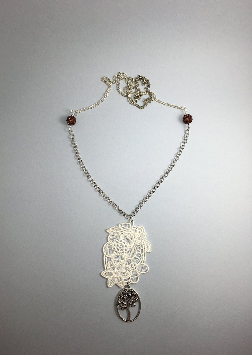 CucitoStefy's tweet photo. Per info contattatemi! #Collana #necklace #lace #pizzo #ricamato #embroidery #cucitostefy #embylover #albero https://t.co/Oa8RGh8DW4