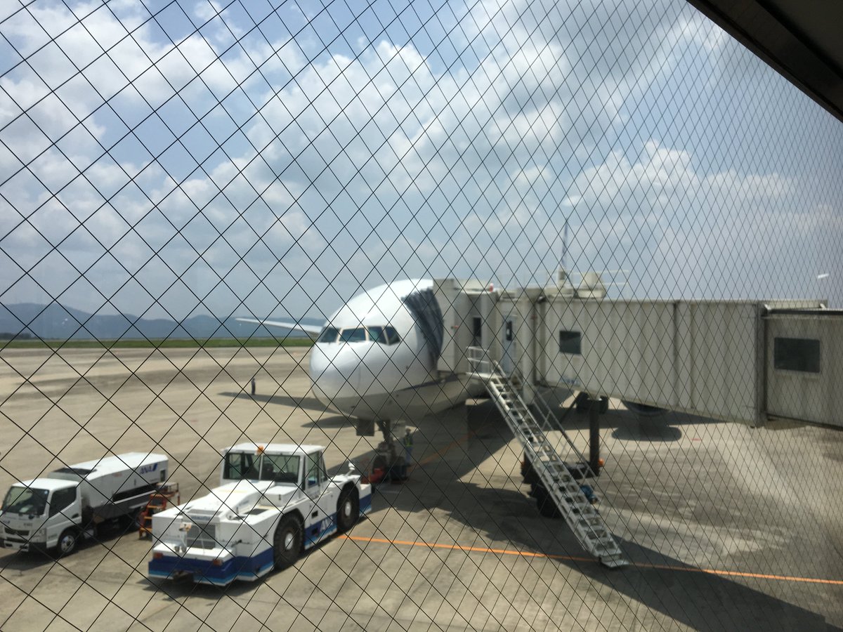 なるかつ Sur Twitter 今日岡山から東京 へnh656便で戻ったんだけど 予定ではb767 300erだったのになぜかb777 0だった 岡山空港発着の定期便でb777の設定がない現在ではめっちゃラッキー
