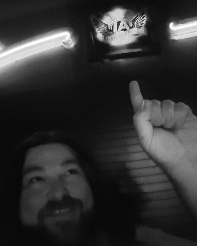 elkcomedy's tweet photo. #IDontThinkIWasMeantTo punch a clock. #careersonfiretour #Vegas #LAComedyClub #DragonRoom https://t.co/Qr4GkT1hkA